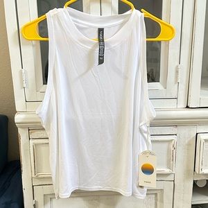 Vuori Women's Energy Top Crop Sleeveless Tank White Medium